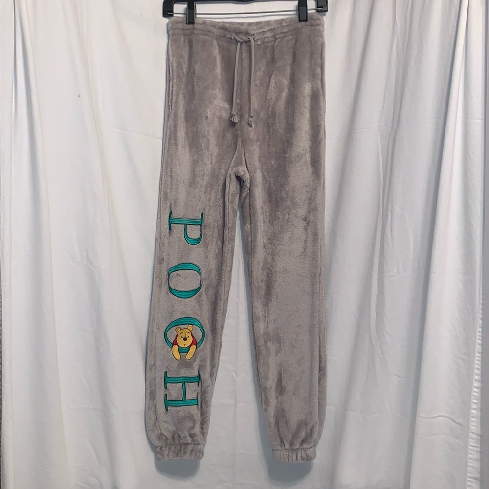 Disney gray juniors small Winnie the Pooh sweatpants joggers NWOT graphic